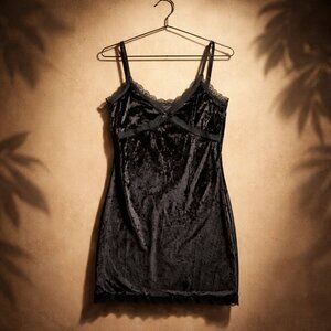 Black Velvet Mini Dress – Lace Trim – Size M